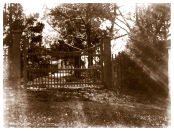 Main gate at Yallambie, c1900. (Source: Bill Bush Collection)
