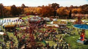 Screen still of Heidelberg Park restyled as Somerset County Fairgrounds, from 2006 film, Charlotte's Web, (Nickelodeon Movies).